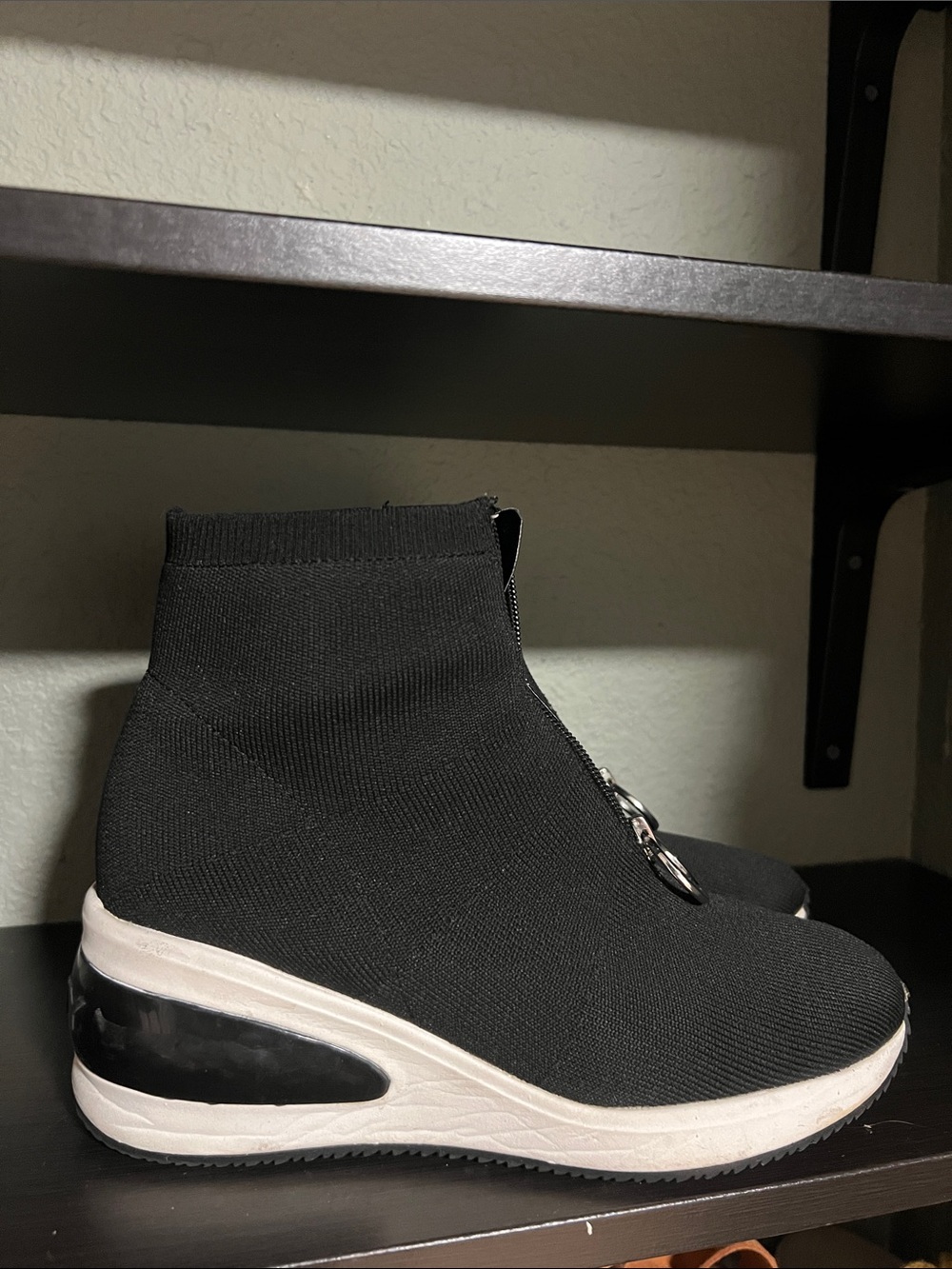 DKNY Black Knit Zip-Front Ring-Pull Sock Sneakers